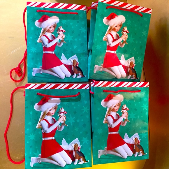 BARBIE VTG 1997 HALLMARK CHRISTMAS GIFT BAGS SET OF 4 BARBIE w/KITTEN & PUPPY - Picture 8 of 11